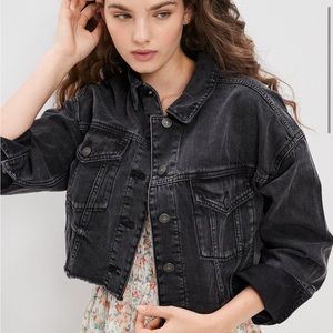 ✨ AE American eagle cropped dark black denim jean jacket layering stretch